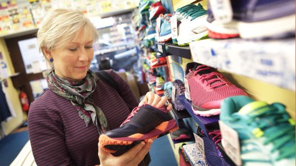 cs-tips-for-buying-diabetes-friendly-shoes-buy diabetic socks